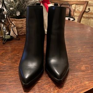 Marc Fisher LTD size 7 Leather Ankle Boots